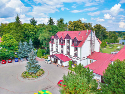 Gdzie najlepiej nocować nad jeziorem Ukiel – sprawdzone lokalizacje